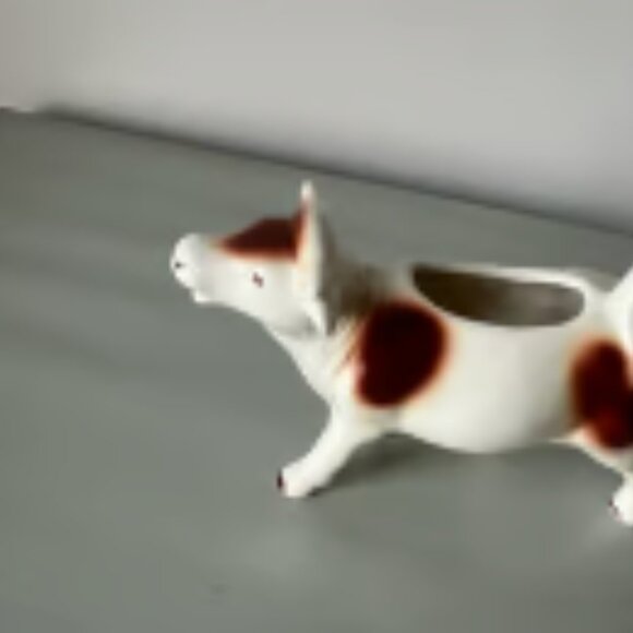 Vintage Goebel West Germany Brown and Cream Ceramic Mooing Cow Creamer - Picture 3 of 10